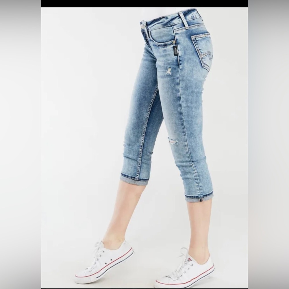 Silver Elyse Cuffed Crop Jean Mid Rise Size 29 X 24 NEW